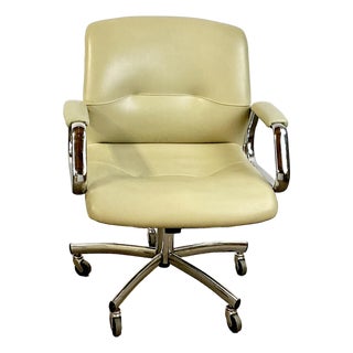 1970s Vintage Americana Contemporary Leather Steelcase Office Chair, After Charles Pollock. For Sale