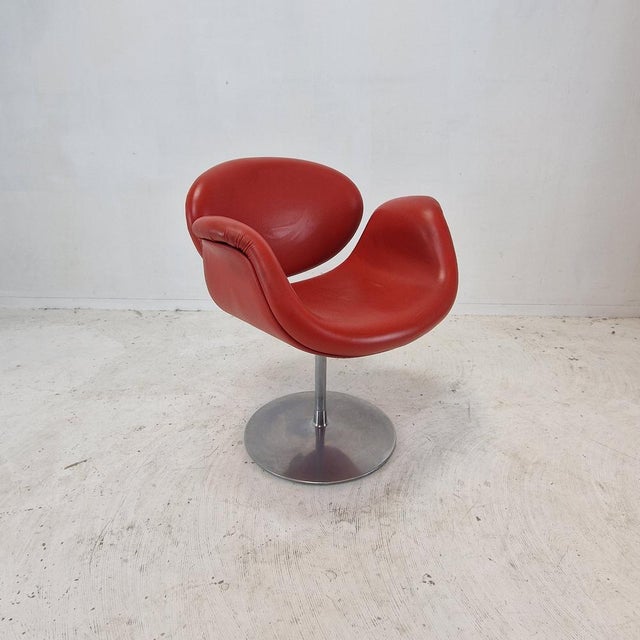 Very comfortable and turnable Armchair, named "Little Tulip". Designed by the famous Pierre Paulin in te 60's. Fabricated...