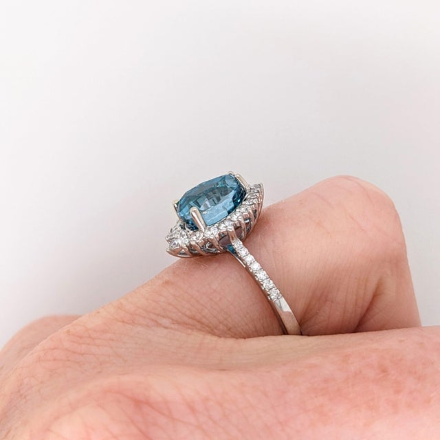 Modern 5ct Blue Zircon Ring With Diamond Accents: Solid 14k Gold, Pear Cut 10x8mm, Size 6.75 For Sale - Image 3 of 7