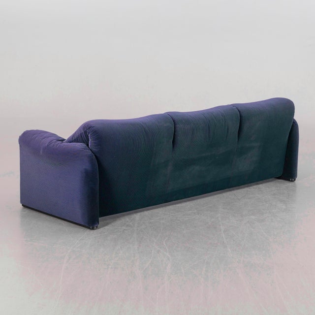 Maralunga Sofa by Vico Magistretti for Cassina Blue Stripe 3-Seat Italian Vintage Sofa For Sale - Image 6 of 7