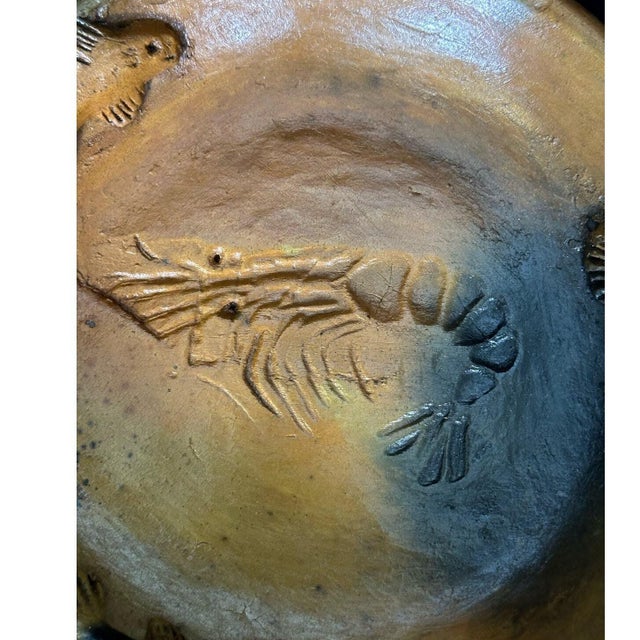 2007 Belize Art Pottery Bowl Raised Relief Shrimp Prawn Handmade Artist Signed 8" For Sale In Dallas - Image 6 of 11