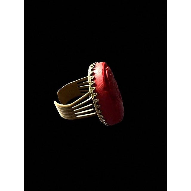 1980s Vintage 80s 90s Jan Michaels San Francisco Carved Red Resin Cameo Statement Ring, Size 8 For Sale - Image 5 of 7