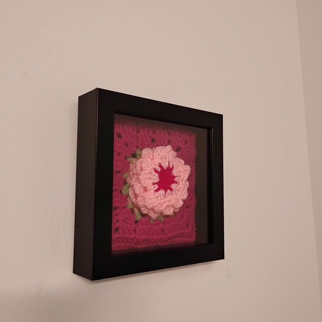 Crocheted Peach Blossom flower, the state flower of Delaware. Also, the eight flower installment in my state flower...