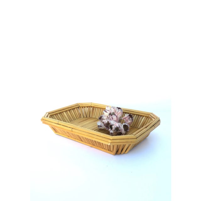 Tan Wicker Reed Tray Basket Centerpiece For Sale - Image 8 of 13
