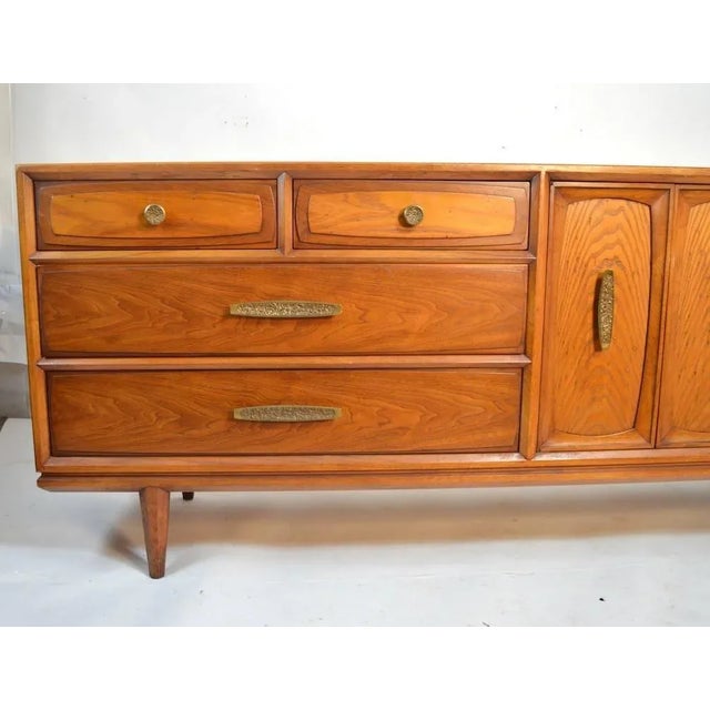 Mid 20th Century Brutalist Dresser Credenza by Heritage Henredon For Sale - Image 5 of 9