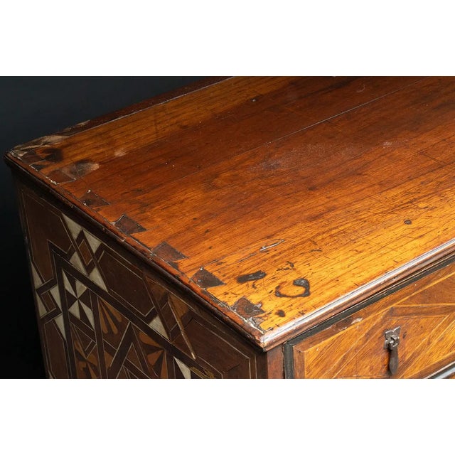 18th C. Portuguese Contador Com Trempe Chest on Stand Wood Parquetry For Sale In Los Angeles - Image 6 of 18