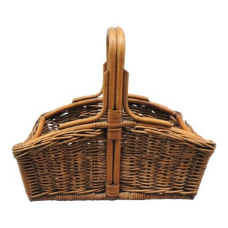 Rectangular Woven Willow and Bamboo Basket With Handle For Sale