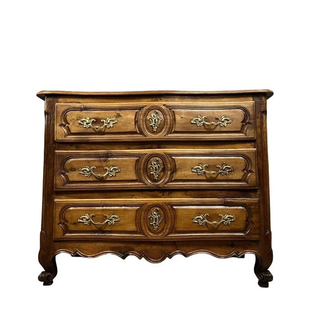 Louis XV Curved Lyonnaise Chest of Drawers in Walnut For Sale - Image 3 of 7