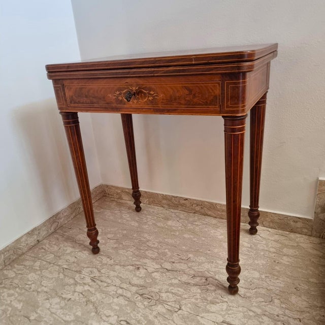 Early 19th Century Charles X Game Table in Maple and Mahogany with Inlays, 1820 For Sale - Image 5 of 16