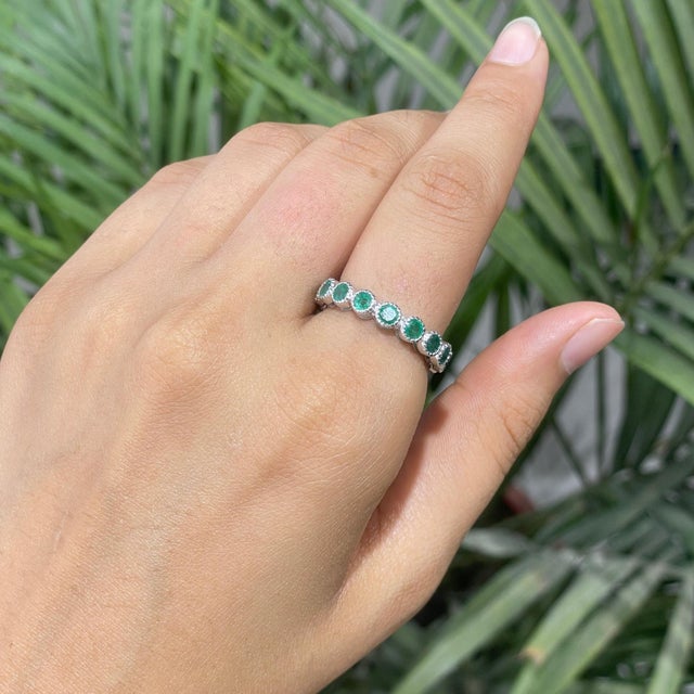 Emerald Certified 2.3 Ct Natural Emerald Milgrain Eternity Wedding / Anniversary Band Ring - Size 6 For Sale - Image 8 of 14