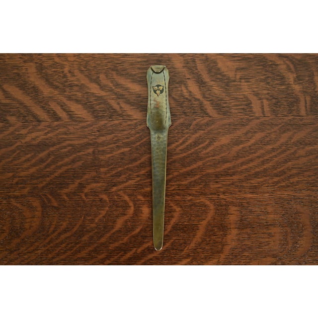 Early 20th Century Roycroft Arts & Crafts Trefoil Hammered Brass Over Copper Letter Opener For Sale - Image 5 of 13