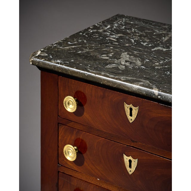 French Consulat Empire Mahogany Side Table With Black Marble Top, Circa 1805 For Sale In Austin - Image 6 of 9