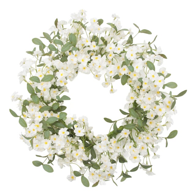 Mini Lavender and Daisy Floral Wreath 22 Inch For Sale