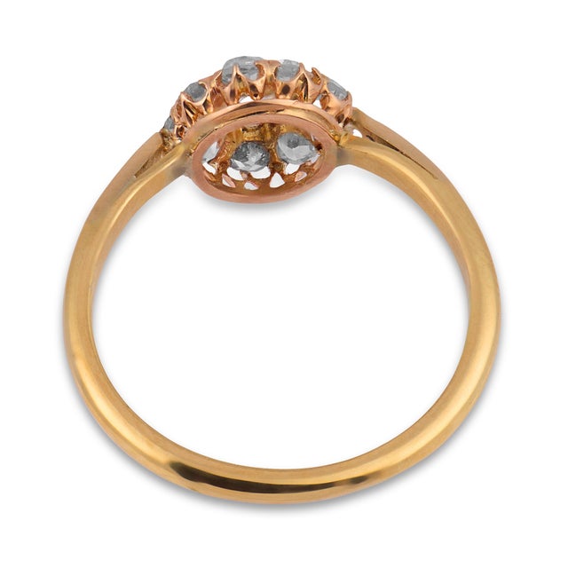 19th Century Victorian Old Mine Cut Diamond 18k Yellow Gold Cluster Ring, Size 6.75 For Sale In Los Angeles - Image 6 of 6