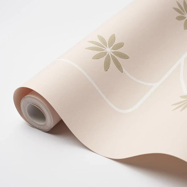 Schumacher Sample - Schumacher x Neisha Crosland Hollywood Grape Wallpaper in Plaster For Sale - Image 4 of 5