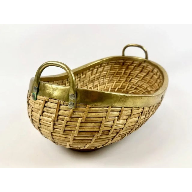 Mid-Century Modern Large Rattan and Brass Fruit Bowl, 1970s For Sale - Image 3 of 10