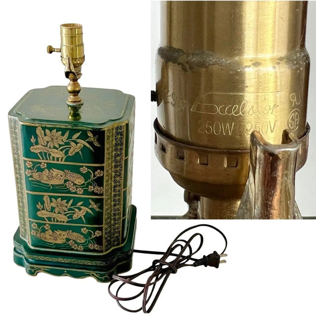 Vintage Chinoiserie Tea Canister Table Lamp in Green Lacquer & Brass – Hollywood Regency For Sale - Image 11 of 12