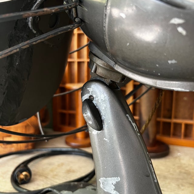 Vintage Westinghouse Oscillating Desk Fan Black Metal Industrial Style For Sale - Image 11 of 13