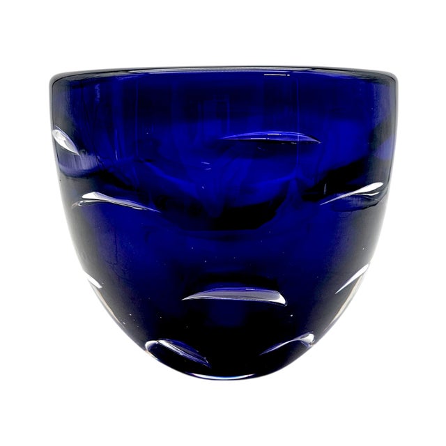 Blue Orrefors Cobalt Blue Art Glass Bowl by Lars Hellsten Signed Lh 5149-13 7.25" For Sale - Image 8 of 14