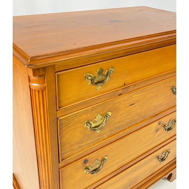 Vintage Kittinger Colonial Revival Knotty Pine Small Chest of Drawers For Sale - Image 12 of 17