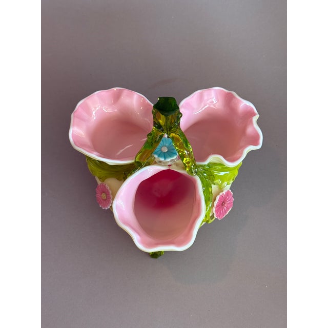 Antique 1800s Stevens and Williams Matsu-No-Ke Pastel Flower Sectioned Vase Bowl Tri Sectional Art Glass Bowl For Sale - Image 11 of 15