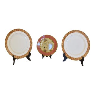 1990s Wedgwood Persia Plate Set - 3pcs For Sale