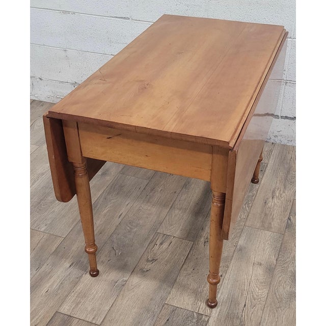 Vintage Early American Colonial Style Federal Style Drop Leaf Dining Table For Sale - Image 4 of 12