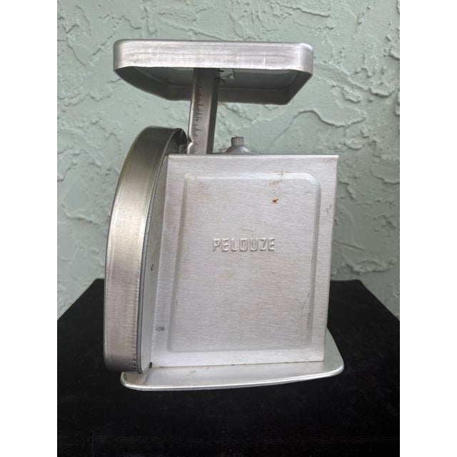 Vintage Pelouze Y50 Industrial Postal Scale, Made in Usa, 50 Lb Capacity, 1995 For Sale - Image 9 of 12