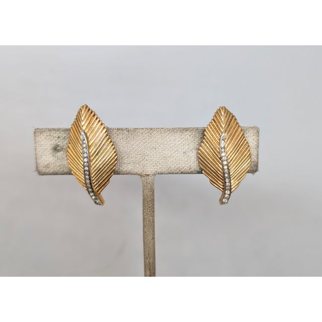 Vintage 1960s Signed Crown Trifari Goldtone Clear Rhinestone Leaf Clip Earrings-2 Pieces For Sale - Image 12 of 12