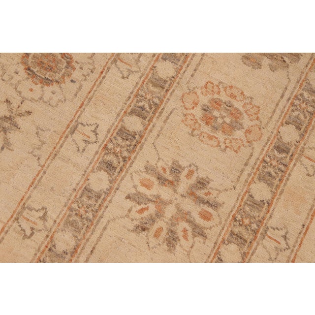 Textile Shabby Chic Ziegler Beige Rust Hand-Knotted Wool Rug - 8'8'' X 11'8'' For Sale - Image 7 of 8
