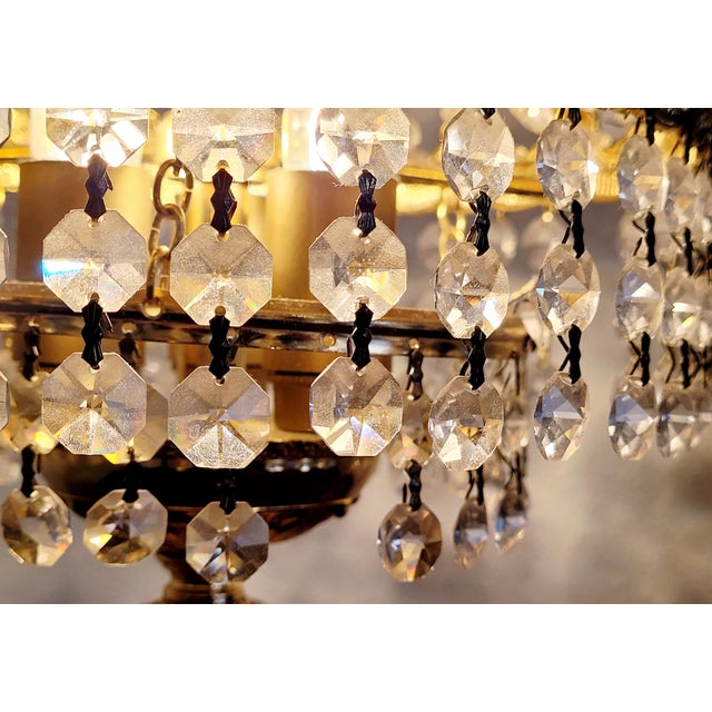 French Hollywood Regency Table Lamp in Gilt Brass with Cascading Crystal Prisms, 1950s For Sale - Image 4 of 18