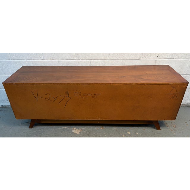 Young Manufacturing Mid 20th Century Walnut and Burlwood Buffet, Attributed For Sale - Image 16 of 17