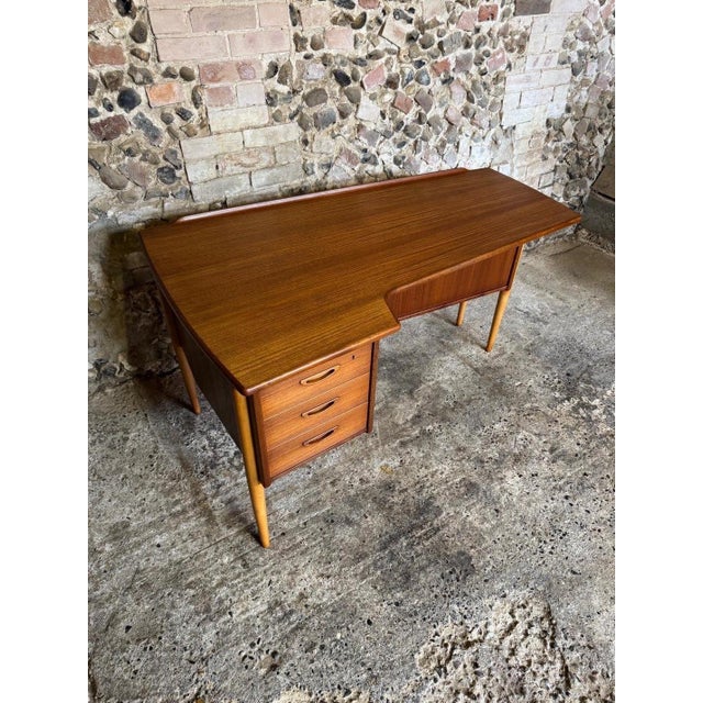 Absolutely stunning (and rare) mid-century teak boomerang desk. Designed by Gőran Strand Produced by Lelângs Möbelfabrik...