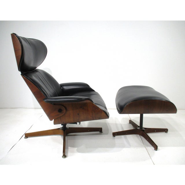 Mid-Century Modern Mr. Chair Walnut Lounge Chair by George Mulhauser for Plycraft For Sale - Image 3 of 18