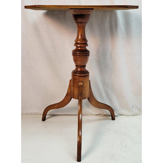 Brown 19th American Federal Style Cherry Candle Stand Table - Antique Pedestal Accent For Sale - Image 8 of 9