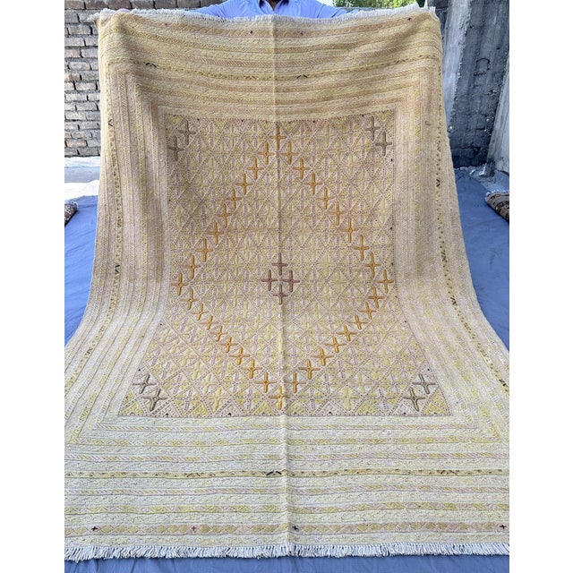Textile Handmade Mushwani Kilim Rug Muted Gold Wool Hand-Knotted Rug - 6'7" X 9'5" For Sale - Image 7 of 12