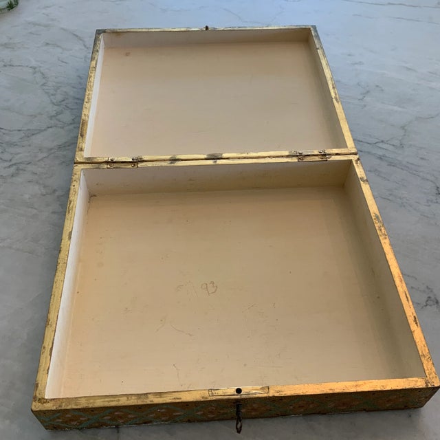 1970s Florentine Gilt Hand-Painted Locking Treasure/Jewelry Box For Sale - Image 4 of 9
