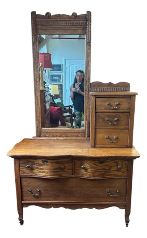 Early 20th Century Oak Gentleman’s Chest of Drawers With Mirror, Removable Valet Chest & Original Hardware
