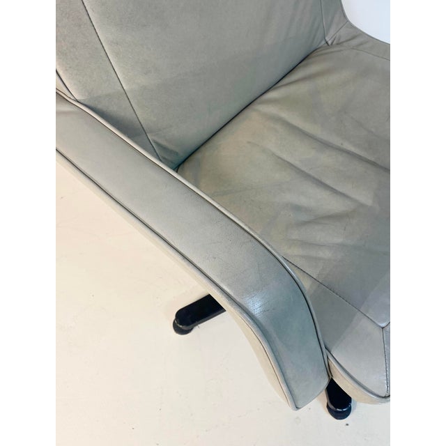 International Visitor Armchair in Leather Grey from Mobilier International For Sale - Image 11 of 17