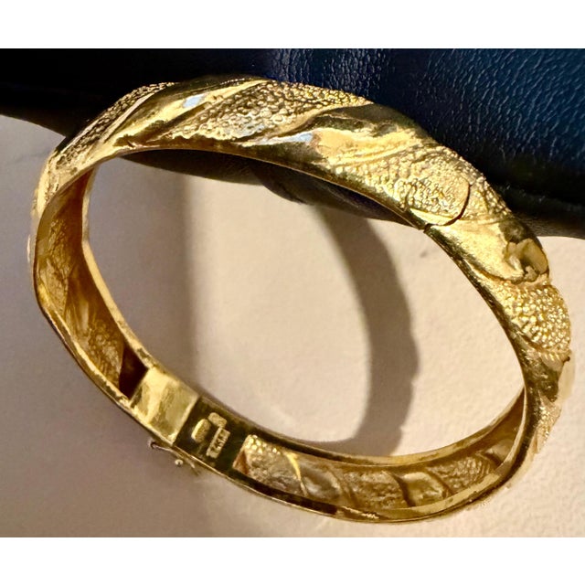 VINTAGE 24 Karat Yellow Pure Gold 27.5 Gm SMALL Bangle Bracelet, Openable For Sale - Image 9 of 18