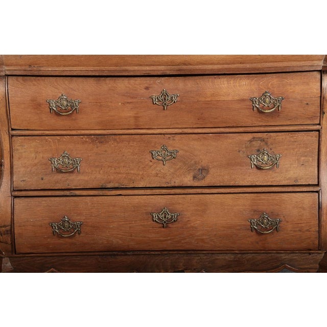 Early 19th Century Little Baroque Showcase in Oak, 1800s For Sale - Image 5 of 18