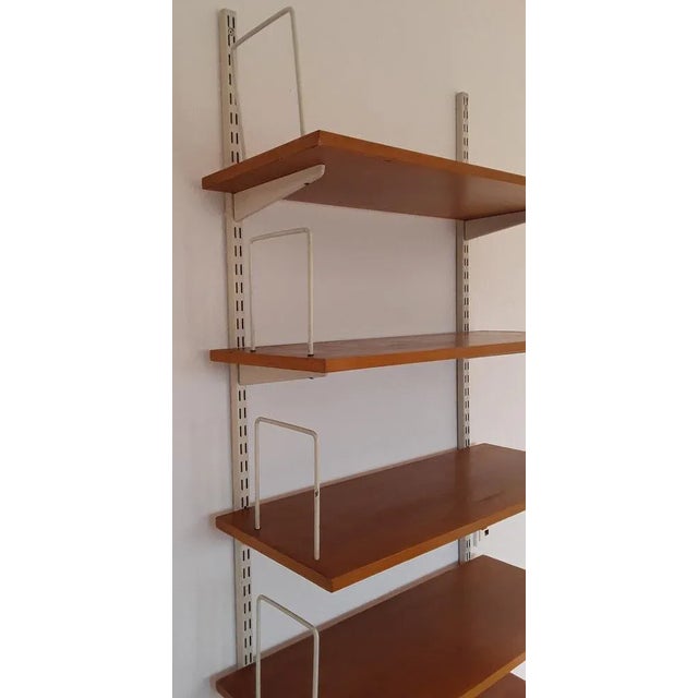 1960s Mid-Century Minimalist Bookcase with Adjustable Shelves in Yellow-Brown Wood and Book Supports for White Painted Iron Frame from Sparrings For Sale - Image 5 of 7