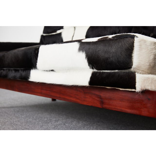 Turiguanó Sofa in Mahogany and Cowhide by Gonzalo Córdoba for DUJO, Havana, 1959 For Sale - Image 10 of 18