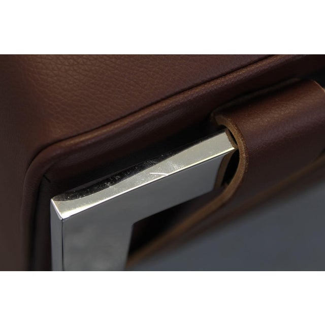 Barcelona Chair in Brown Leather by Ludwig Mies Van Der Rohe for Knoll International For Sale - Image 9 of 11