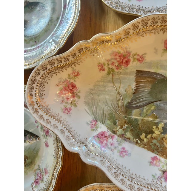 Antique O & E Gutherz Royal Austria Hand Painted Fish Dinnerware Circa 1899-1918 - A Set of 10 Pieces For Sale - Image 13 of 18