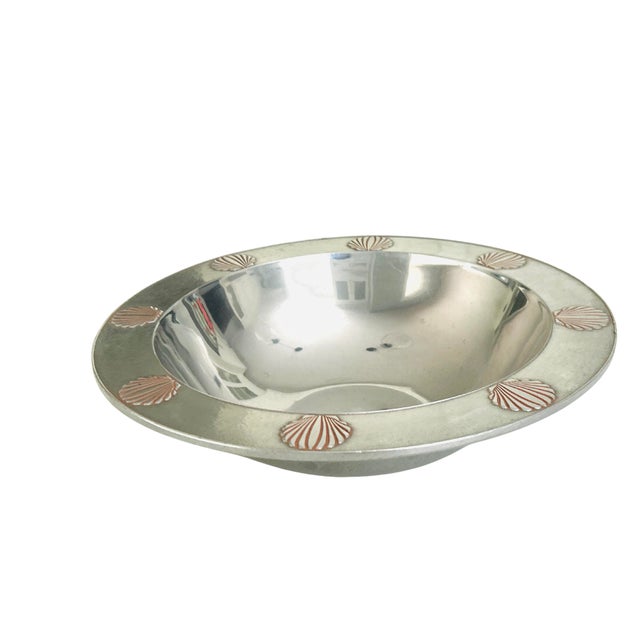 Traditional Vintage Wilton Armetale Scallop Seashell Serving Bowl Platter – Pewter Finish Coastal Seafood Serveware For Sale - Image 3 of 8