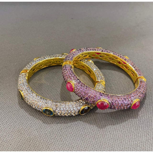 Bochic “Capri” Red Ruby & Purple Amethyst Bangle Set in 22k Gold & Silver For Sale - Image 9 of 12