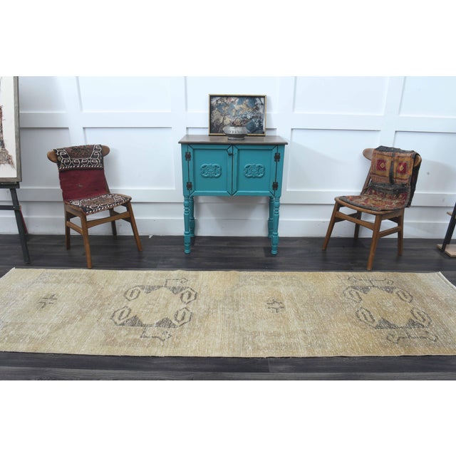 1970s Vintage Handmade Wool Cotton Turkish Beige Area Rug For Sale - Image 4 of 11