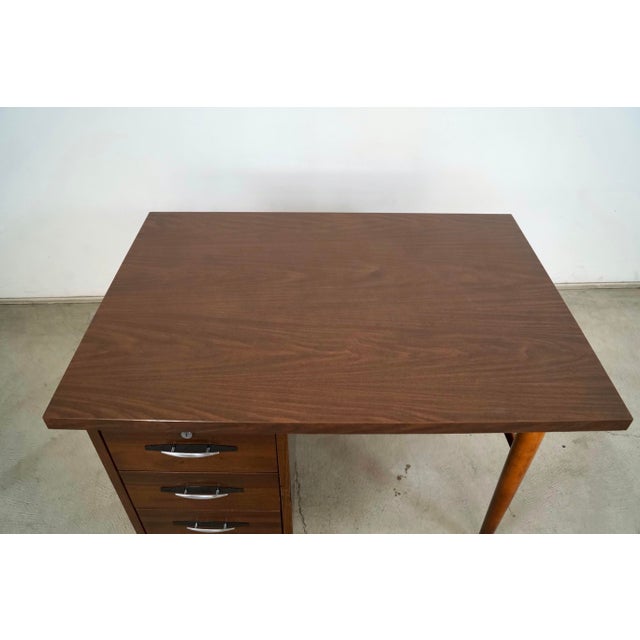 Wood 1960’s Mid-Century Modern Executive Desk by High Point For Sale - Image 7 of 12