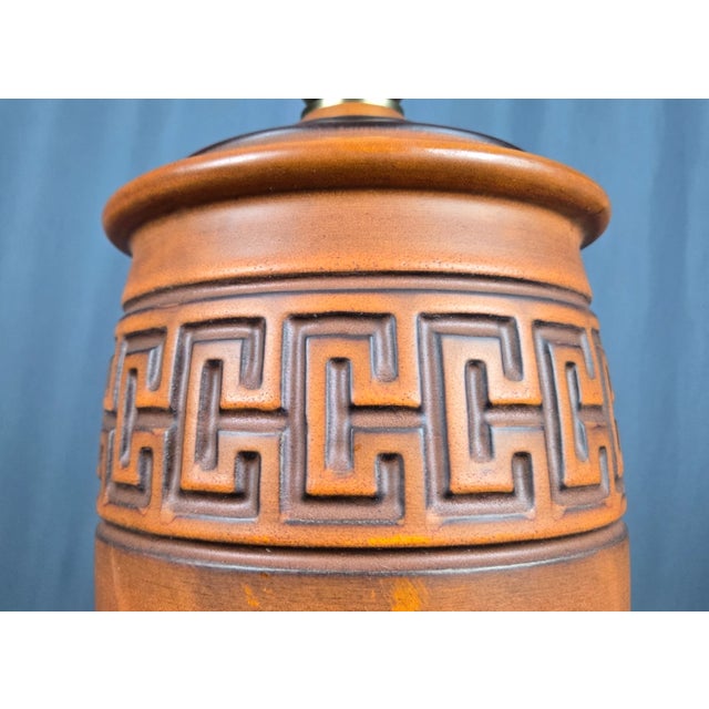 Orange 1960s Large Orange Dimensional Ceramic & Brass Mid Century Table Lamp For Sale - Image 8 of 18